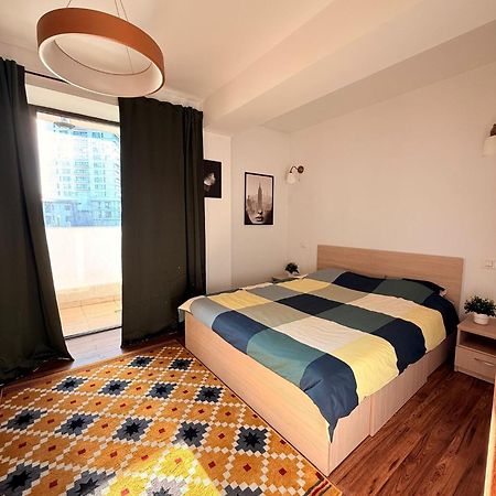 Cozy Apartment With Self Check-In Near Promenada Mall And Verdi Park Букурещ Екстериор снимка