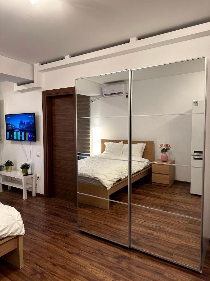 Cozy Apartment With Self Check-In Near Promenada Mall And Verdi Park Букурещ Екстериор снимка