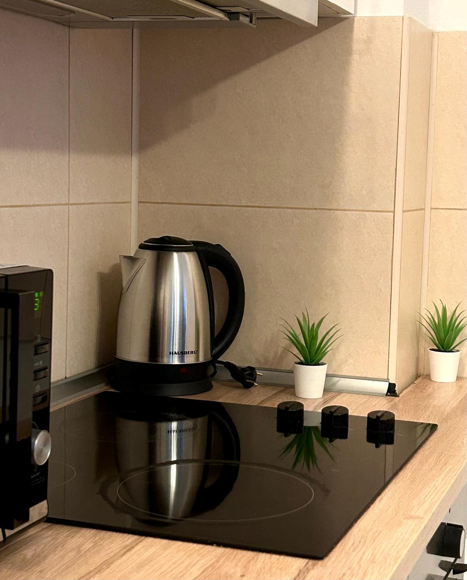 Cozy Apartment With Self Check-In Near Promenada Mall And Verdi Park Букурещ Екстериор снимка