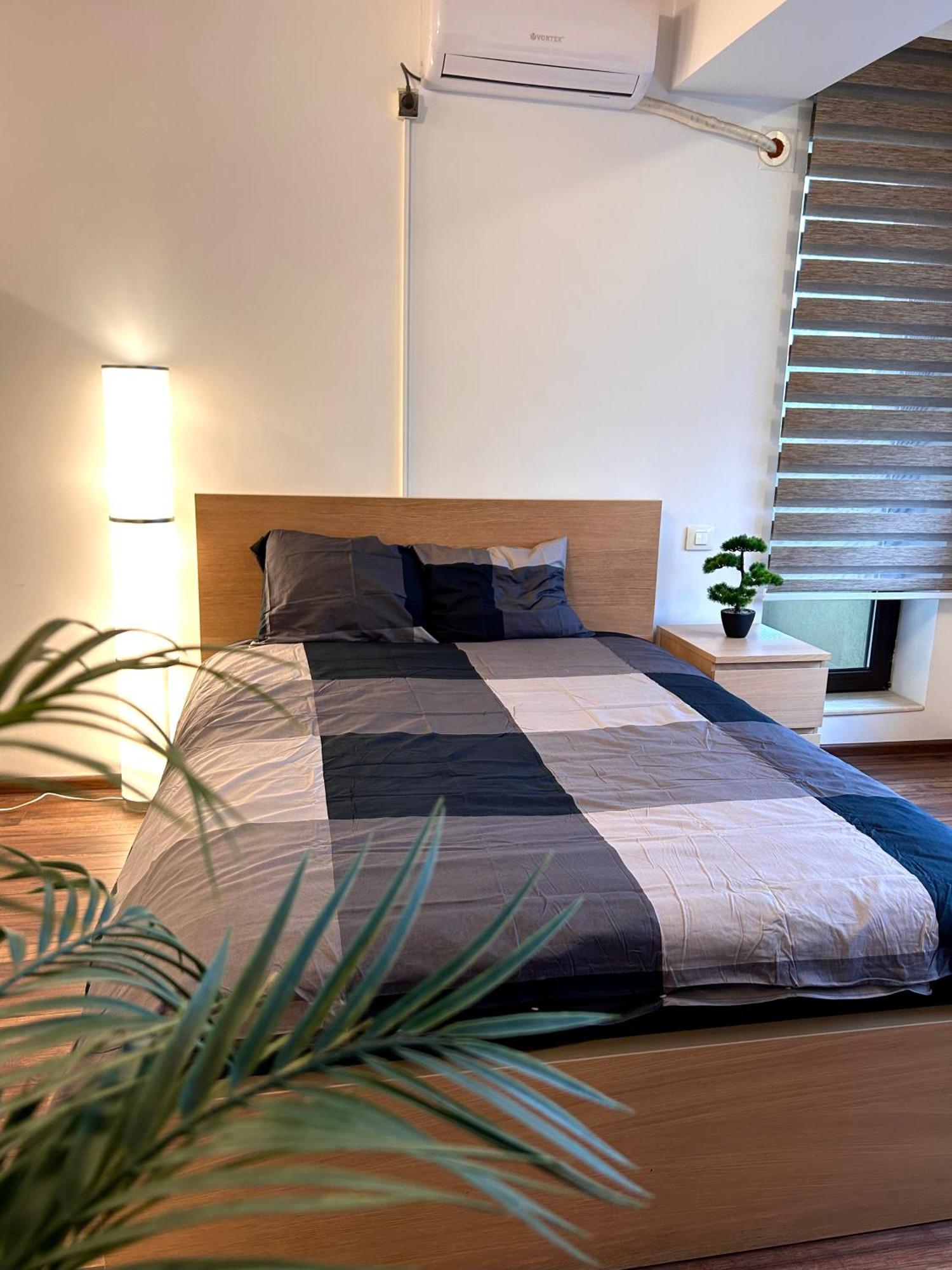 Cozy Apartment With Self Check-In Near Promenada Mall And Verdi Park Букурещ Екстериор снимка