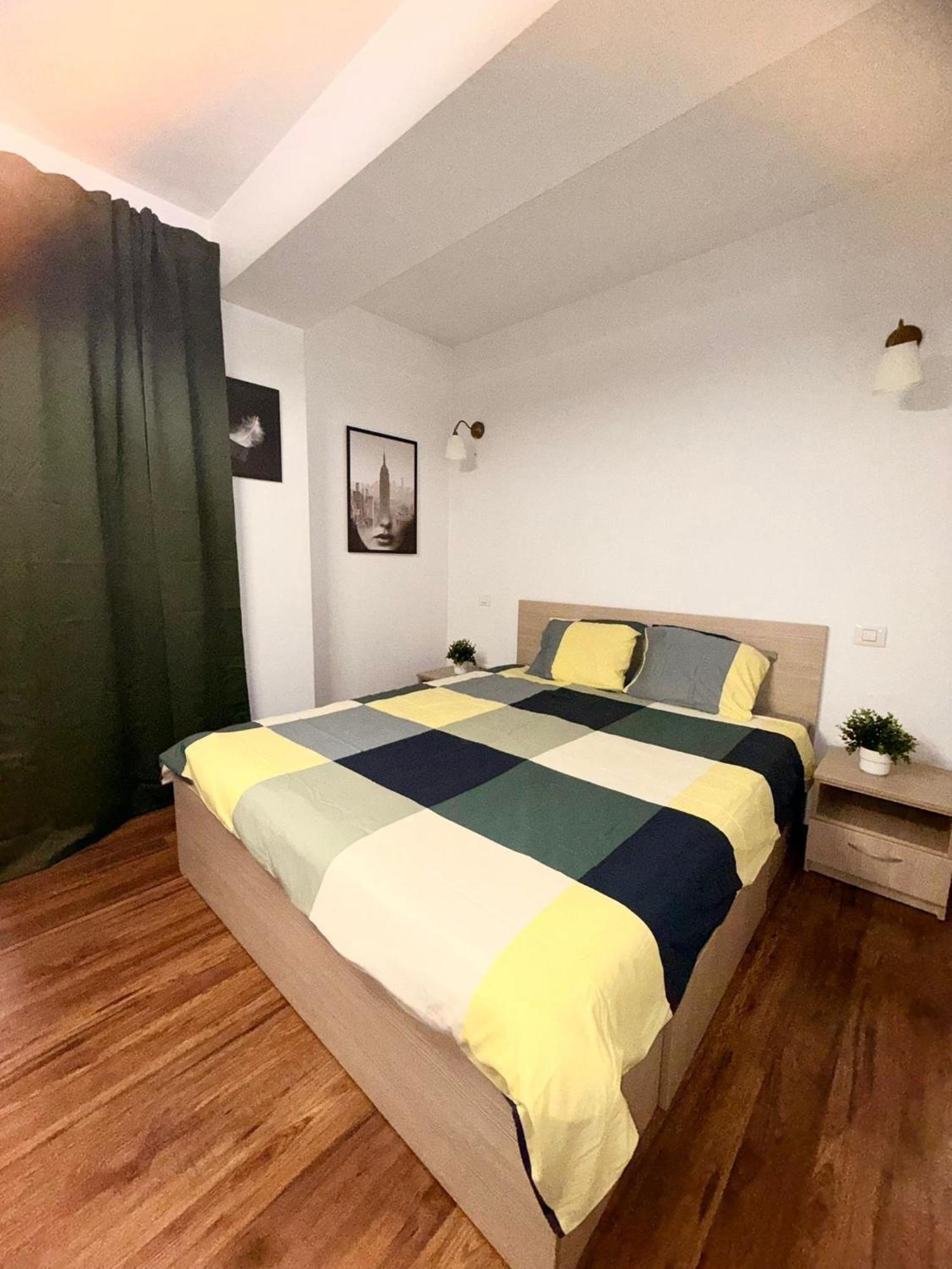 Cozy Apartment With Self Check-In Near Promenada Mall And Verdi Park Букурещ Екстериор снимка