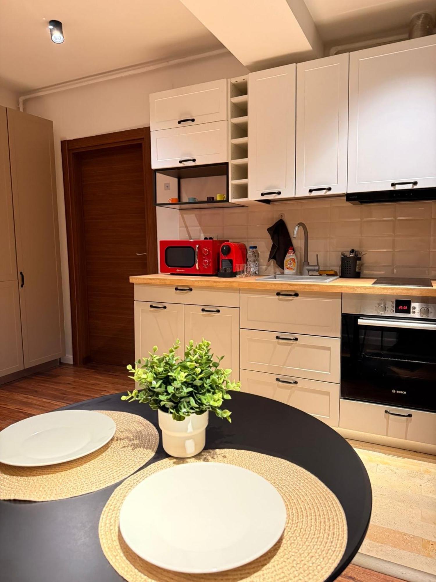 Cozy Apartment With Self Check-In Near Promenada Mall And Verdi Park Букурещ Екстериор снимка