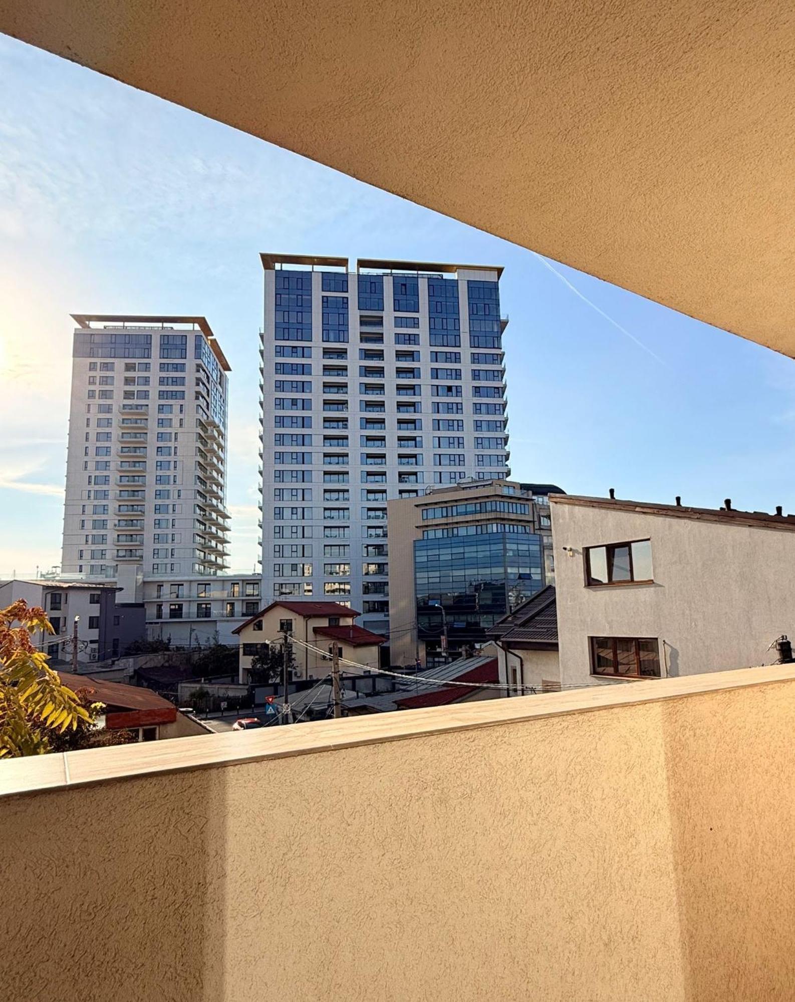 Cozy Apartment With Self Check-In Near Promenada Mall And Verdi Park Букурещ Екстериор снимка